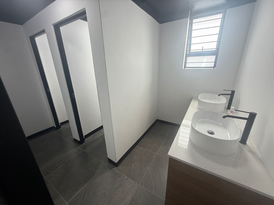 To Let commercial Property for Rent in Avondale Western Cape